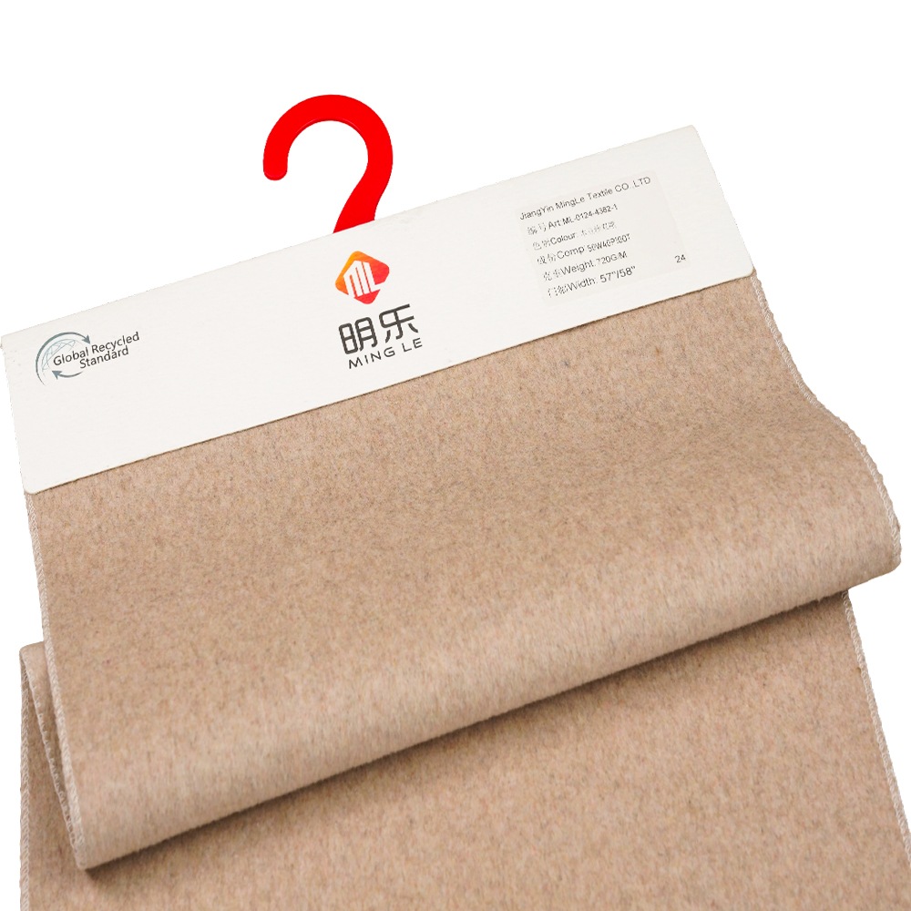 50 % ull, 40 % polyester, 10 % annet fiber, 720G/M, bønnepastafarge, tykt dobbeltsidig ullstoff, ML-0124-4382-1