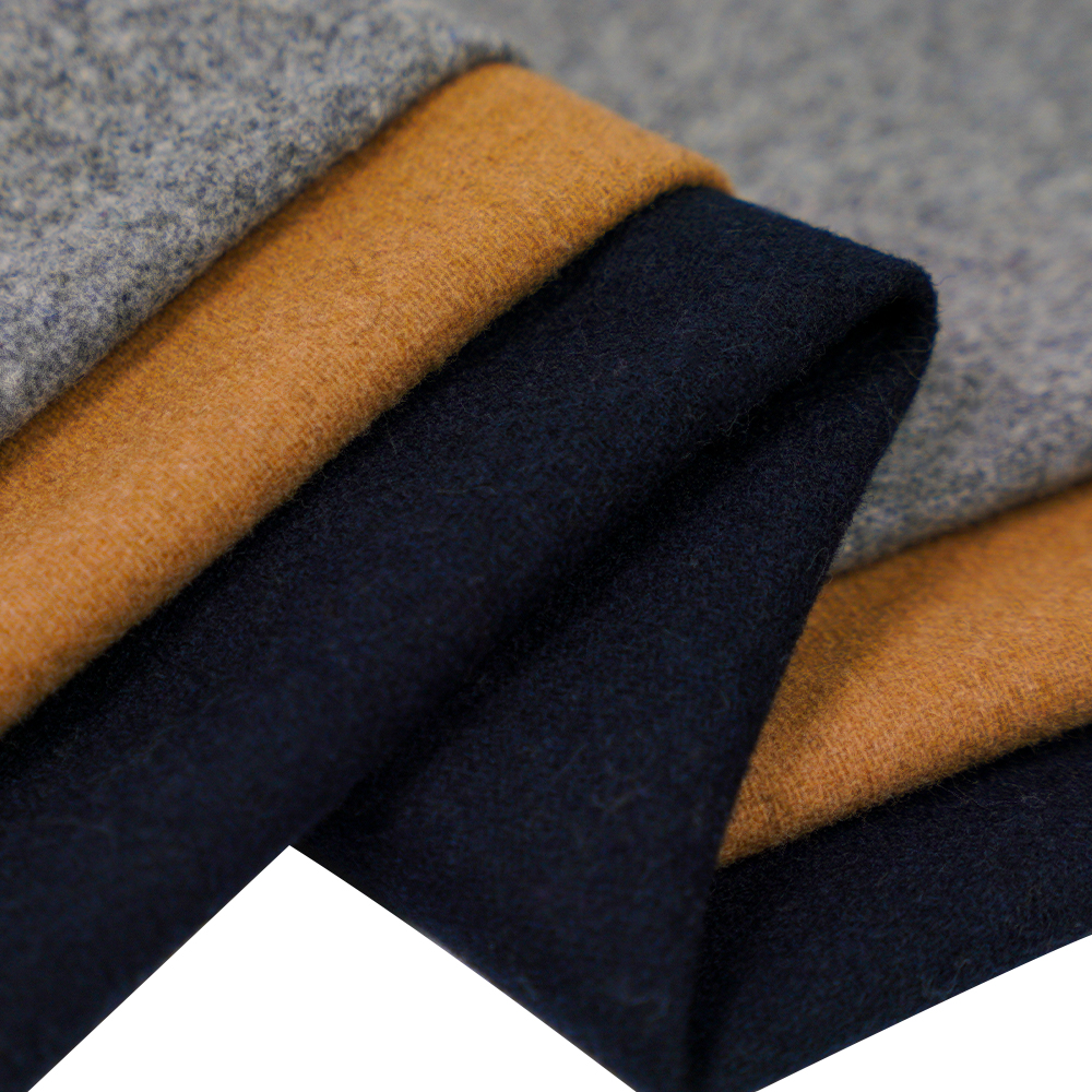 50 % ull, 40 % polyester, 10 % andre fibre, 340G/M, kamel, flanellstoff, ML-S0624-201-9